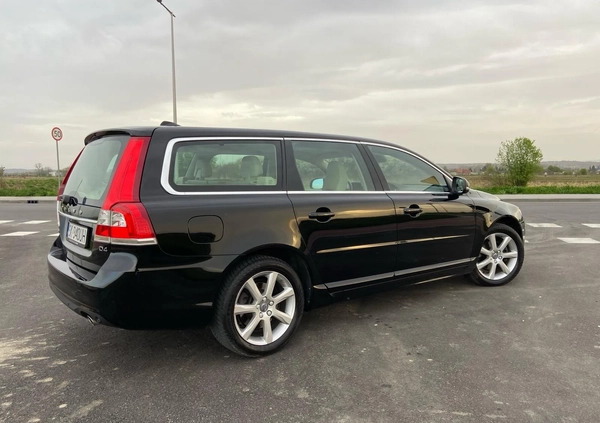 Volvo V70 cena 56500 przebieg: 157800, rok produkcji 2015 z Rzeszów małe 562